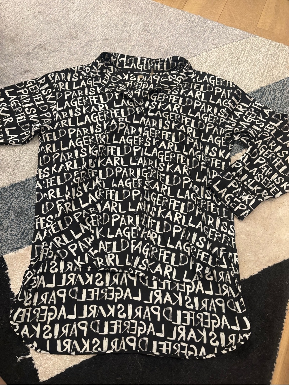 Karl Lagerfeld Black Button-Up Long Sleeve Blouse Shirt Size L White Logo Print